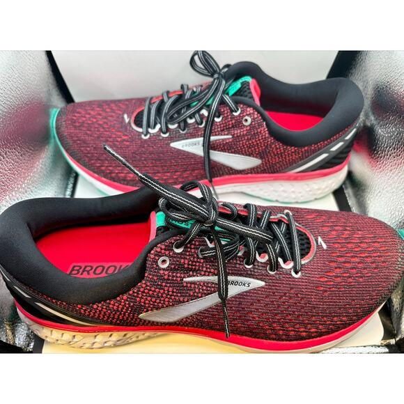 Brooks Ghost 11 Pink and Black Running Shoes Women's Size 12 - Picture 2 of 7